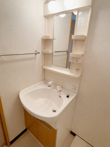 サプリーム新舞子Ⅱの洗面所