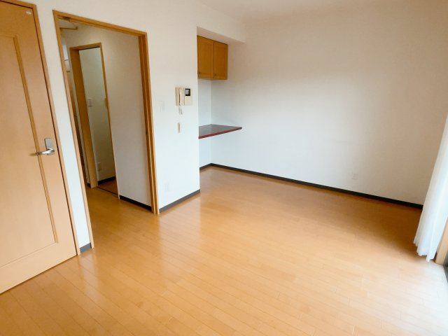 サプリーム新舞子Ⅱの居間・リビング