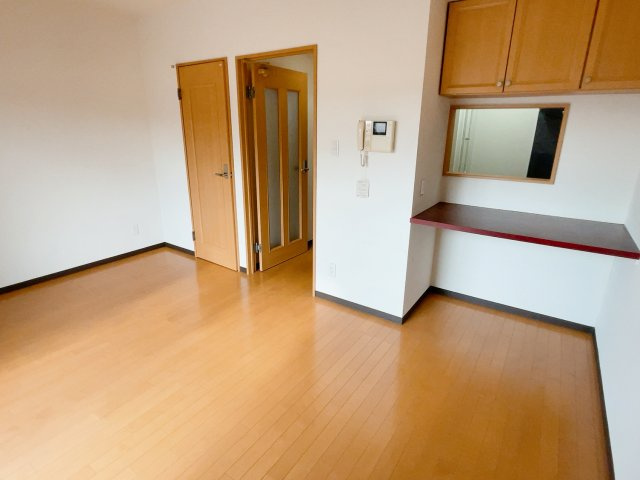 サプリーム新舞子Ⅱの居間・リビング