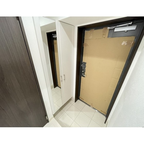 LIBTH新町EASTの玄関