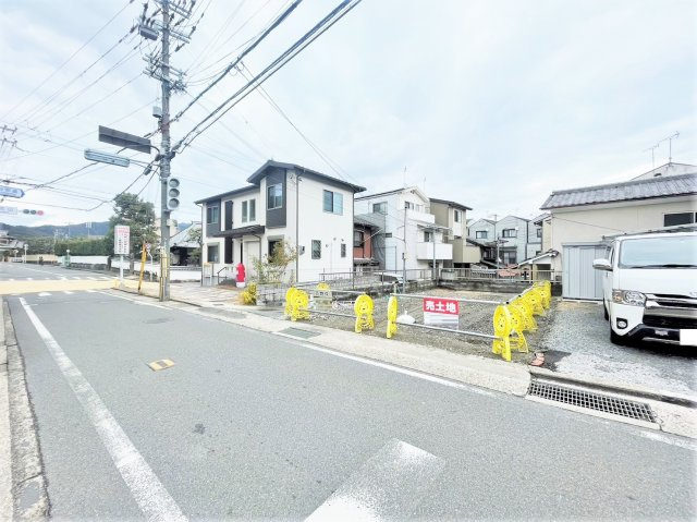 ■敷地約２２坪■角地■現況更地■建築条件なし売土地■山科区北花山中道町の前面道路含む現地写真|現地(令和５年１月撮影)