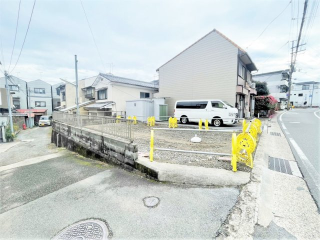 ■敷地約２２坪■角地■現況更地■建築条件なし売土地■山科区北花山中道町
