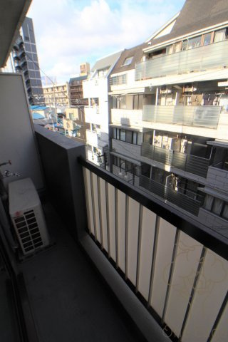 レナジア塚本のバルコニー