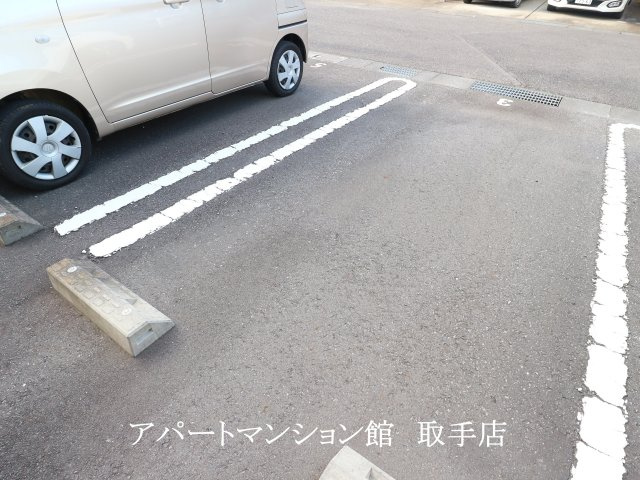 サウスコートⅡの駐車場