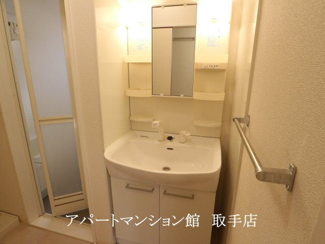 サウスコートⅡの独立洗面台