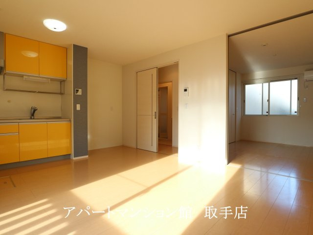 サウスコートⅡの居間・リビング