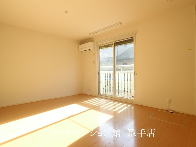 サウスコートⅡの居間・リビング