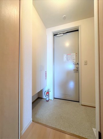 メゾンマスト盛南中央の玄関