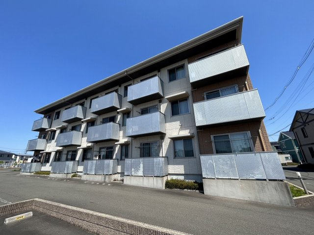 メゾンマスト盛南中央の外観