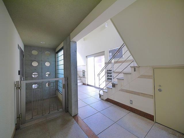 カワサキグランデージのその他共用部分|階段下です