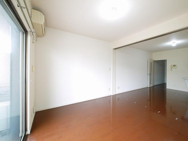 カワサキグランデージの寝室|ゆとりの広さです