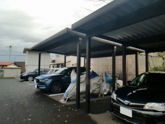 アビエスの駐車場