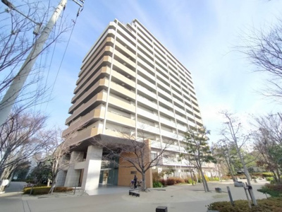 【外観】 | 森都OSAKAイーストヴィル | ◯15階建最上階！充実の共用施設8種類以上
●ペット可能で家族みんなで暮らせます♪
◯安心の24時間有人管理・ゴミ出しも24時間可！