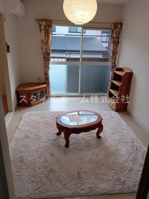 【居間・リビング】 | ユトリロ緑ヶ丘