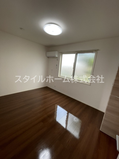 【居間・リビング】 | Ｓｔｒａｈｌ　Ａ | 別部屋写真です。