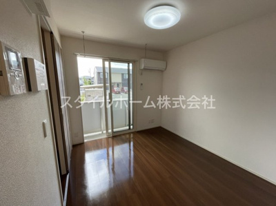 【居間・リビング】 | Ｓｔｒａｈｌ　Ａ | 別部屋写真です。