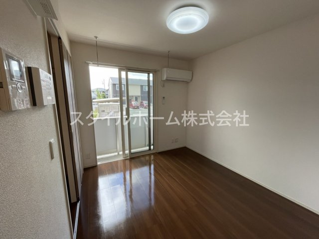 【居間・リビング】 | Ｓｔｒａｈｌ　Ａ | 別部屋写真です。