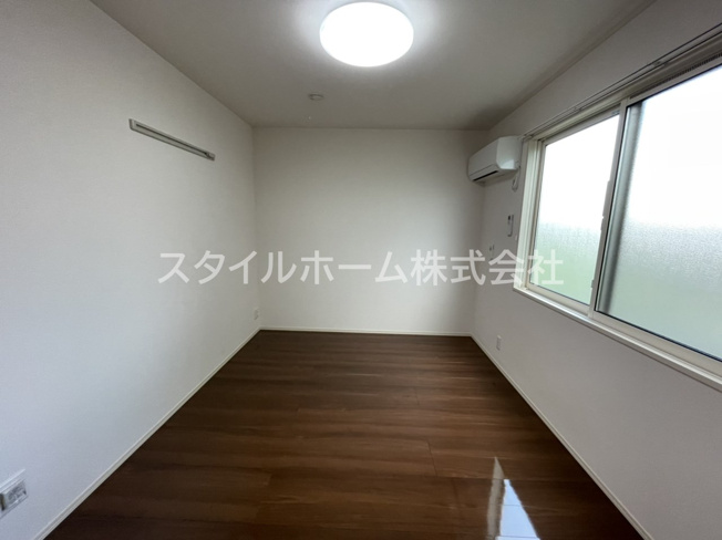【内装】 | Ｓｔｒａｈｌ　Ａ | 別部屋写真です。