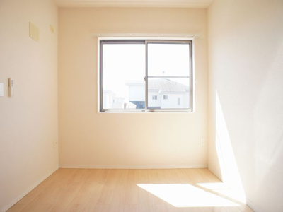 【子供部屋】 | フランボワーズ | 日当たり良好！うれしい照明器具付きです♪
