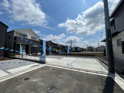 【前面道路含む現地写真】 | 深谷市萱場　全5棟　新築分譲住宅　5号棟 | 前面道路含む現地写真です