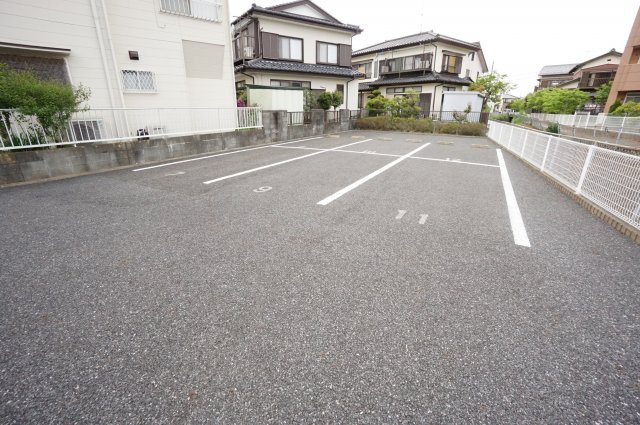 Ｍ・Ｃity弐番館の駐車場