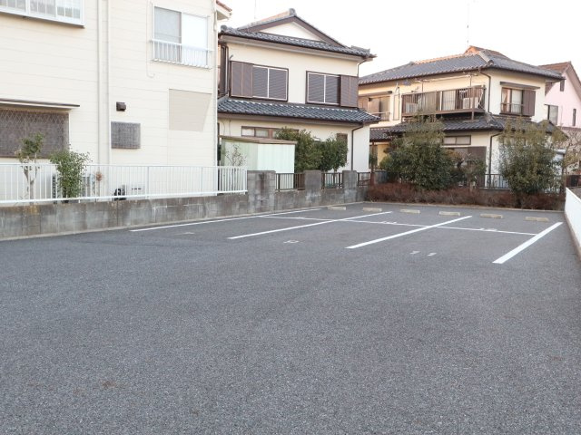 Ｍ・Ｃity弐番館の駐車場