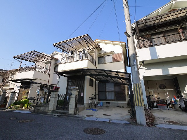 山崎邸の外観|広々した戸建ての物件です