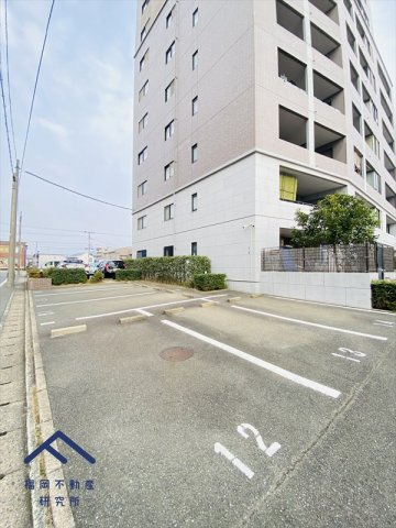 アーバンパレスアルカディア春日原の駐車場