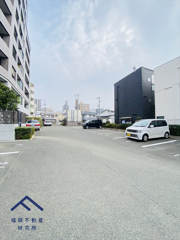 アーバンパレスアルカディア春日原の駐車場