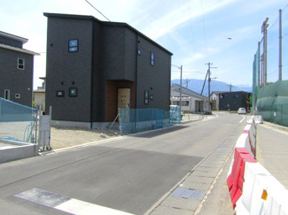【前面道路含む現地写真】 | 前面道路含む現地写真です