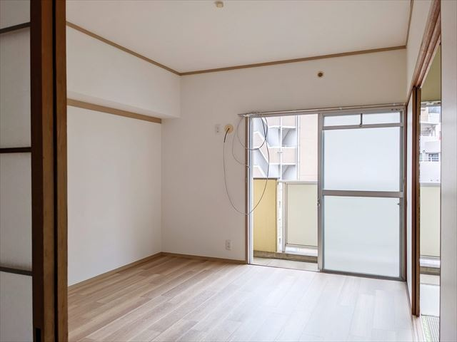 【寝室】 | 落ち着いた色調の寝室です