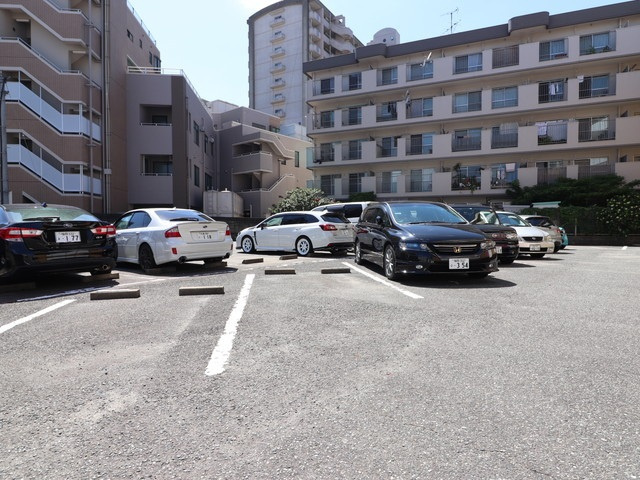 【駐車場】 | 駐車場があるので、車を買う予定の方も安心です