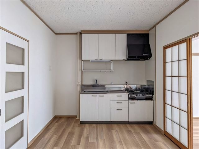 【内装】 | 明るい色調の室内です