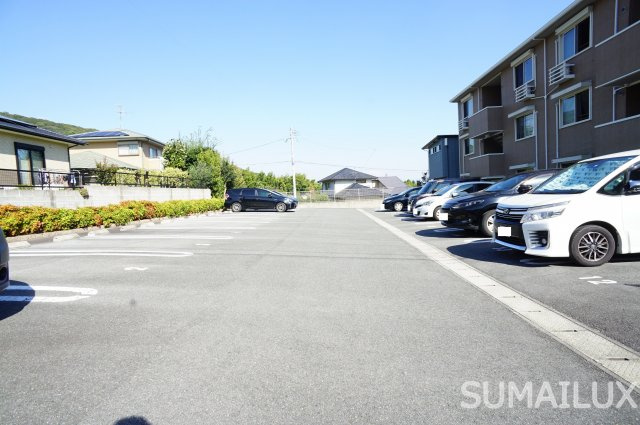 熊本市西区島崎５丁目のアパートの駐車場