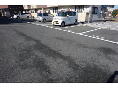 【駐車場】 | レジデンスアルタⅢ | 駐車場
