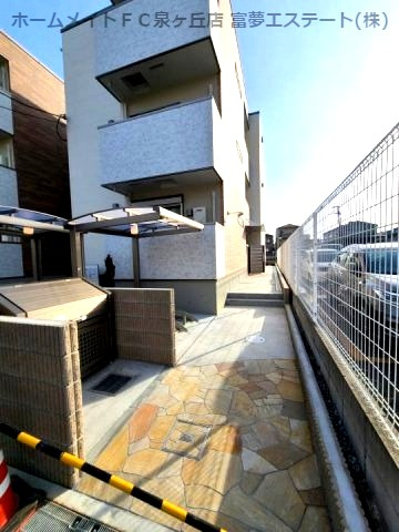 フジパレス鳳中町サウスのエントランス
