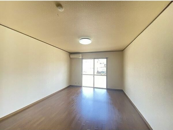 エブリワン西棟　　刈谷市近郊の賃貸ならクラスホーム刈谷店の居間・リビング