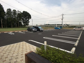 【駐車場】