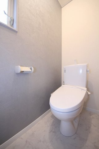 レジデンス大森　C棟のトイレ|ゆったりとした空間のトイレです/同型タイプの別のお部屋のお写真です