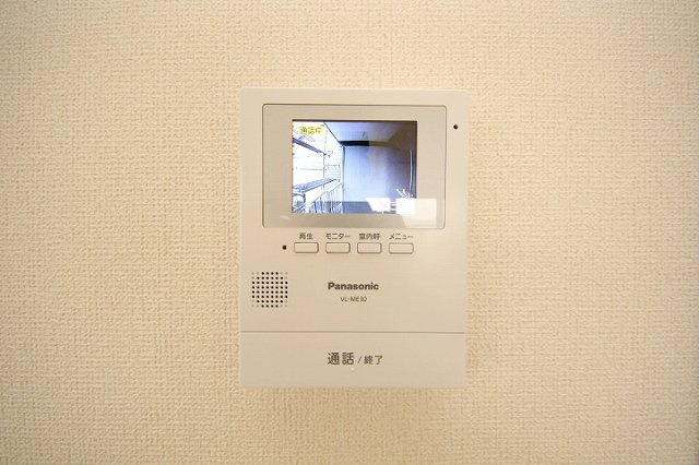 レジデンス大森　C棟のセキュリティ|モニター付きインターホンです/同型タイプの別のお部屋のお写真です
