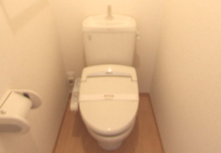 クレールE棟のトイレ|コンパクトで使いやすいトイレです