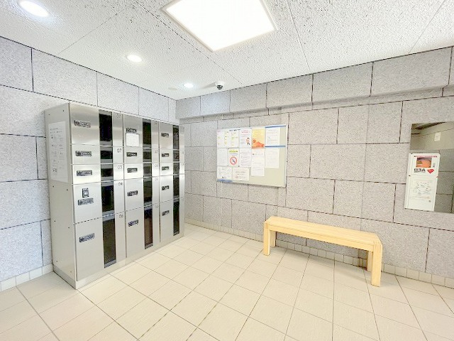 日商岩井三郷マンション　中古マンションのエントランス|物件の詳細な資料や住宅ローン等についてもお気軽にお問合せ下さい！