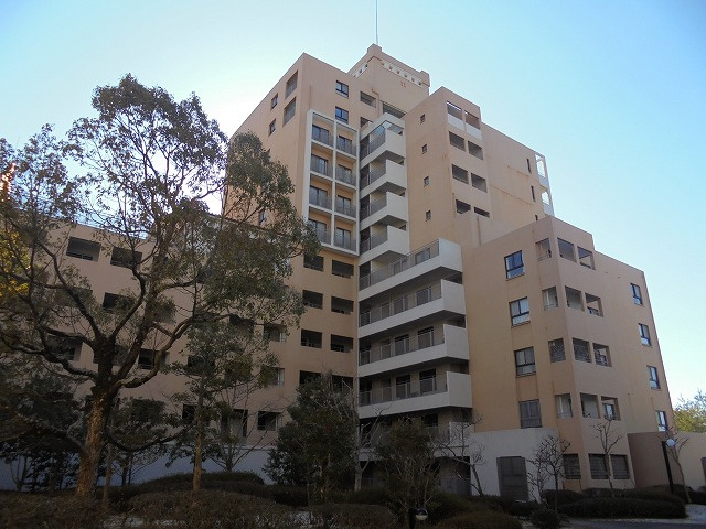 三田カルチャータウン・リフォレＨ棟の外観