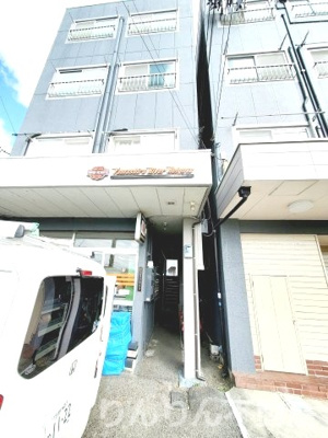 【エントランス】 | 山城リバーハイツ | 落ち着いたエントランスです