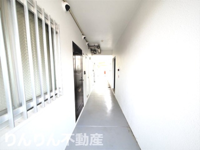 【ロビー】 | サンセール二軒屋ウエスト | 清潔なロビーです