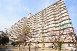 【外観】 | 公園隣接♪近隣に商業施設多数あります！