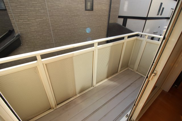 ヴィーブル江川Bのバルコニー