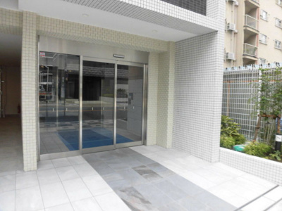 【エントランス】 | ファーストフィオーレ新大阪グランデ | きれいなエントランスが迎えてくれます