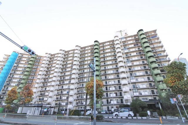大阪城公園スカイハイツの外観