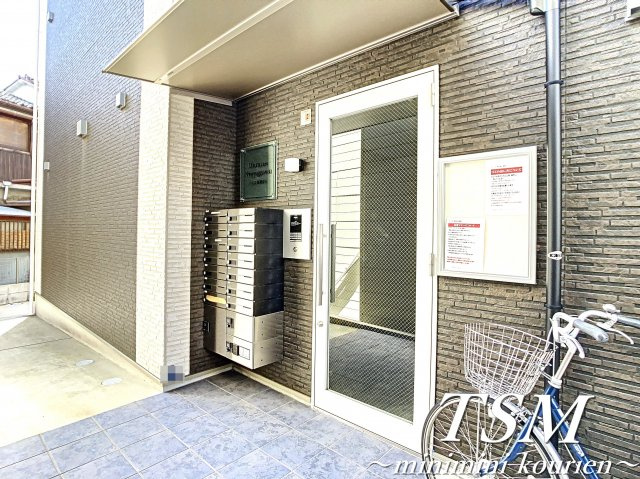 ドムス寝屋川のエントランス|オートロックあり